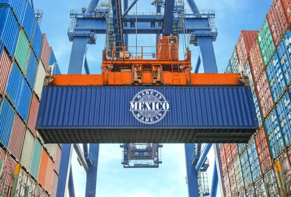 Exportaciones mexicanas alcanzan récord en octubre pese a caídas sectoriales y presiones arancelarias