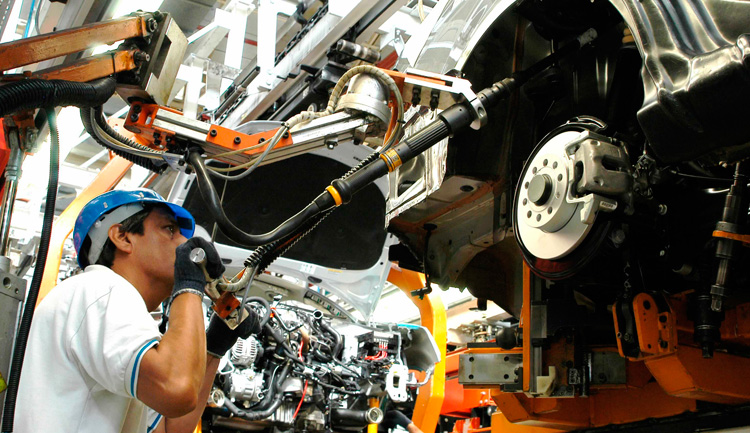 Sheinbaum celebra reducción de aranceles para autos fabricados en México