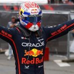 Verstappen conquista Bakú; se mantiene al acecho de los líderes