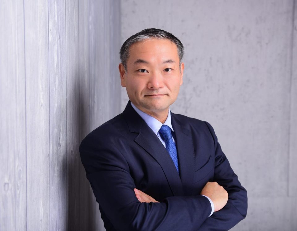 Akitake Kato, presidente de MISUMI México, tiene una meta fácil de decir pero difícil de lograr: reducir los tiempos en las cadenas de suministro industriales sin perder precisión ni calidad.