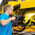 Atlas Copco atiende los retos más demandantes de esta industria mediante el desarrollo de herramientas pensadas para los ambientes industriales más desafiantes, aportando un ecosistema de herramientas que permiten realizar las operaciones, más rápidas, seguras, e inteligentes.