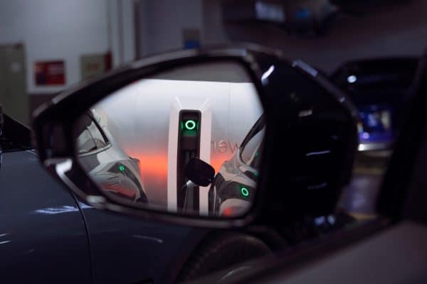 Mexicanos se inclinan por motores de combustión en 2026, mientras que intención de vehículos eléctricos decrece