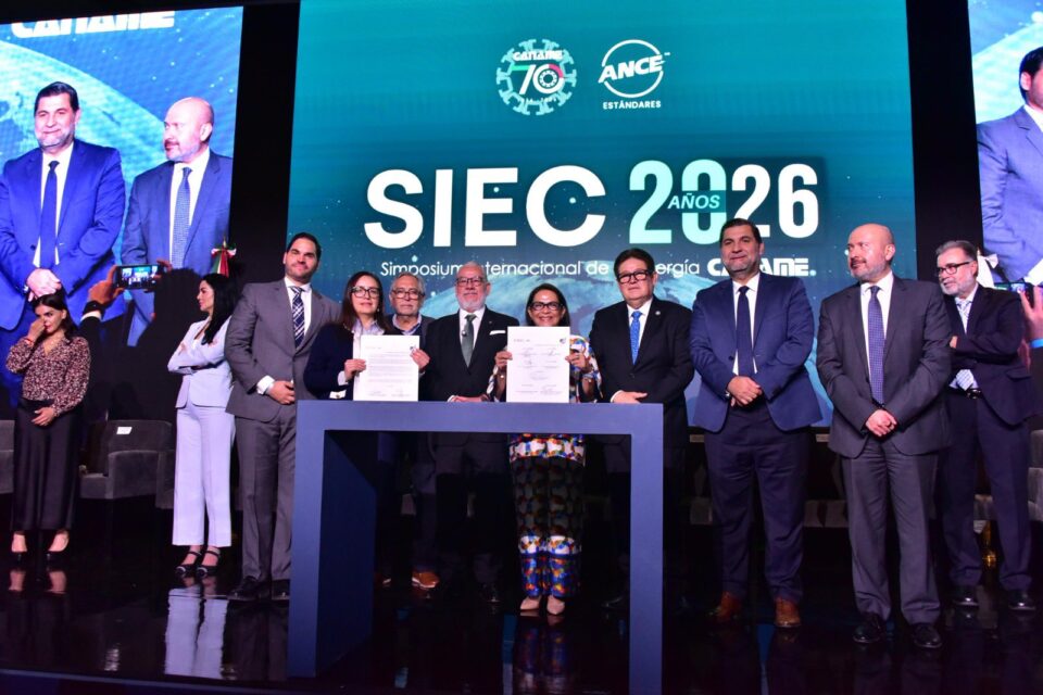 CFE firma convenio con Industriales para potenciar la infraestructura eléctrica
