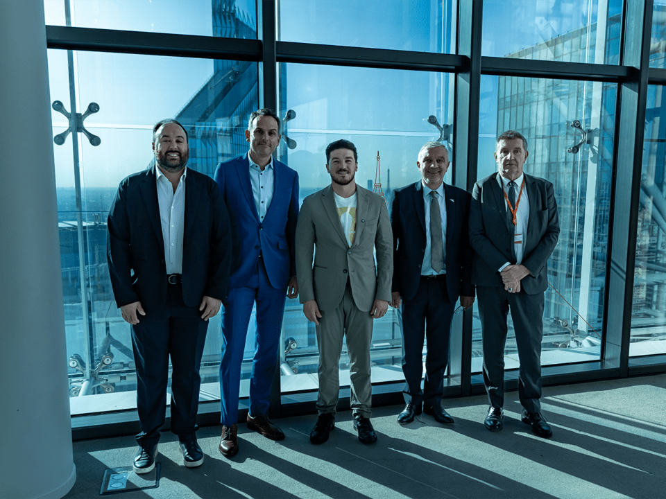 Saint Gobain destinará 850 mdd en Nuevo León; gira europea suma inversión de 3,500 mdd
