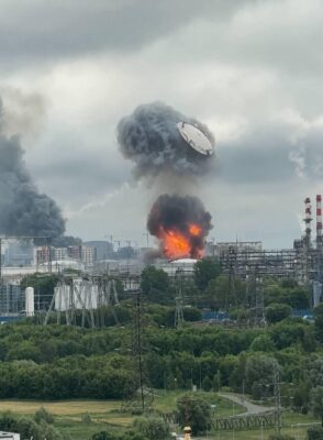 Moscú bajo fuego; Ucrania bombardea con drones refinería rusa